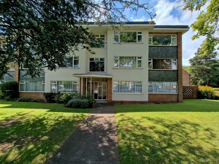 2 Bedroom Flat To Rent In Park Road, Sutton Coldfield, B73