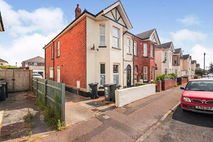 5 Bedroom Semi-Detached House To Rent In Charminster, Bournemouth, BH8
