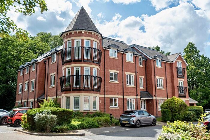 2 Bedroom Apartment To Rent In Collingtree Court, Solihull, B92
