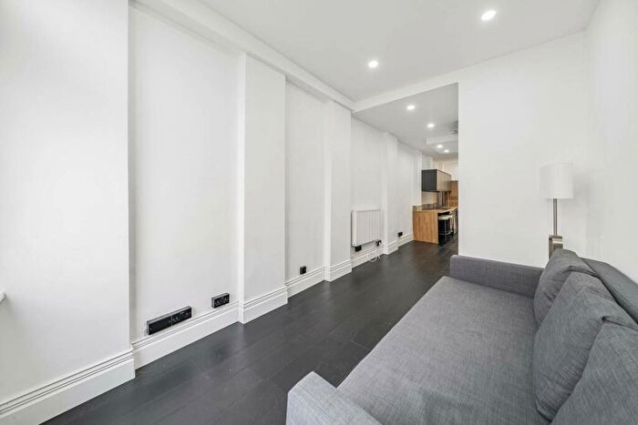 Studio To Rent In Liverpool Road, Islington, London, N1