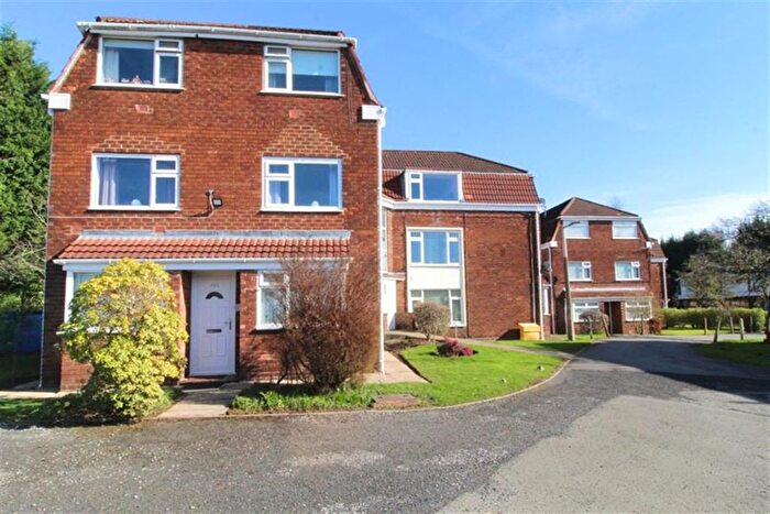 2 Bedroom Flat To Rent In Kingsleigh Road, Heaton Mersey, SK4