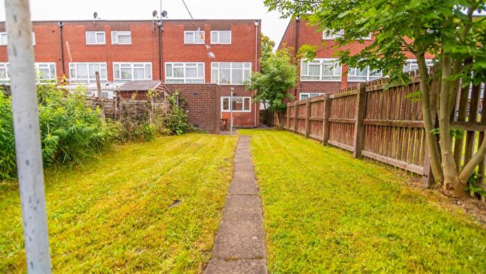 4 Bedroom End Of Terrace House To Rent In Monument Road, Birmingham, B16