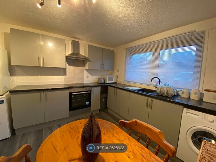 2 Bedroom Flat To Rent In Rosemount Street, Glasgow, G21