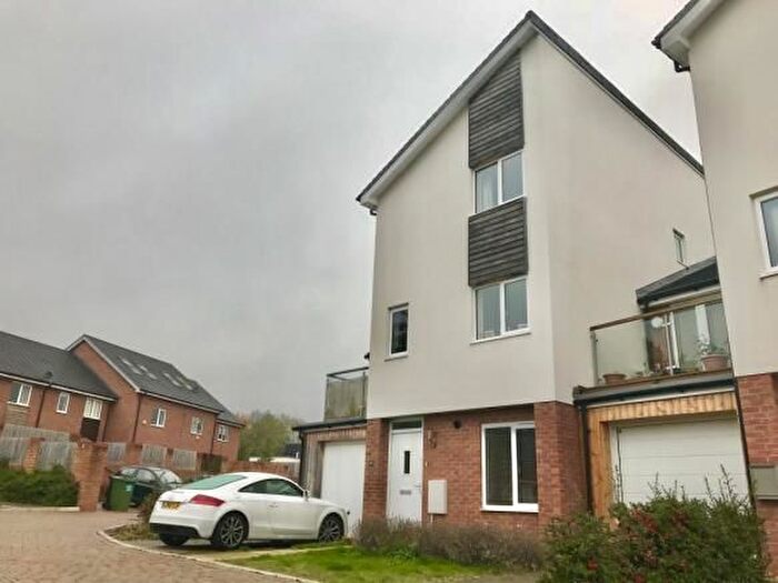 4 Bedroom End Of Terrace House To Rent In Hargreaves Close, Basingstoke, RG24