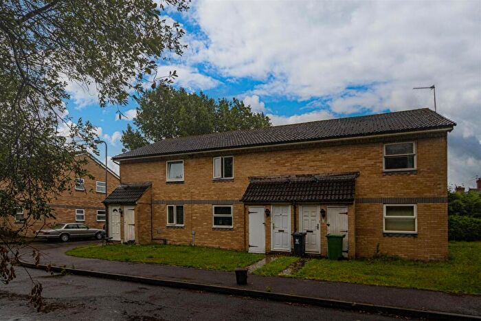 1 Bedroom Flat To Rent In Waterloo Close, Penylan, CF23