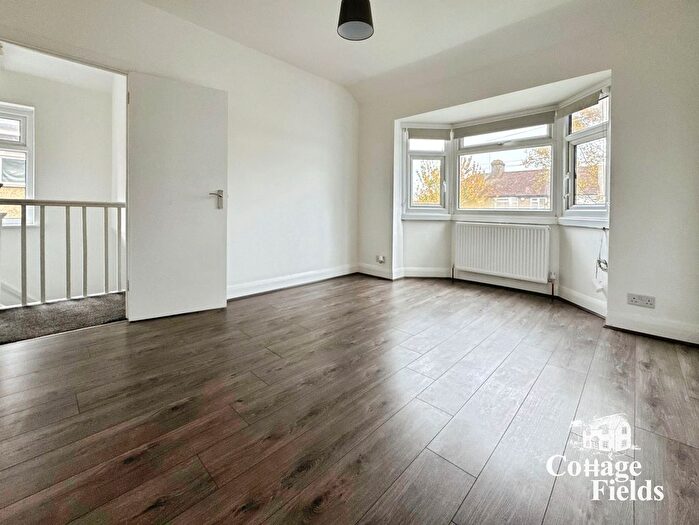 3 Bedroom Semi-detached House To Rent In Leyburn Road, London, N18