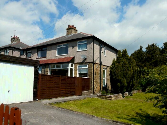 3 Bedroom Semi-Detached House To Rent In Paddock Lane, Norton Tower, Halifax, West Yorkshire, HX2