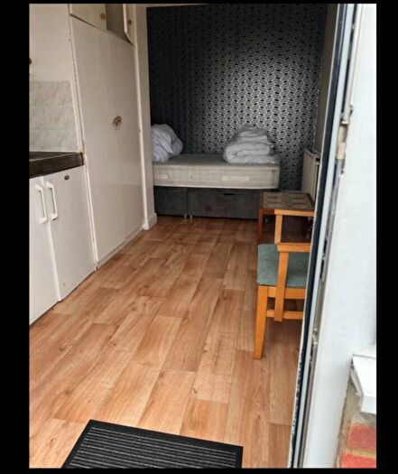 Studio To Rent In Forty Lane, Wembley, Middlesex, HA9