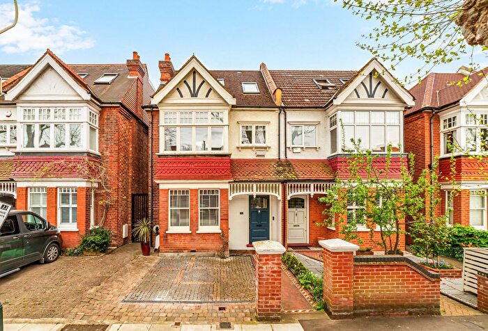 5 Bedroom Semi Detached House For Sale In Lyncroft Gardens, London, W13
