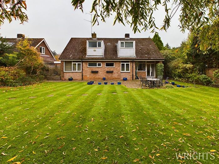 4 Bedroom Detached House For Sale In The Holdings, Hatfield, AL9