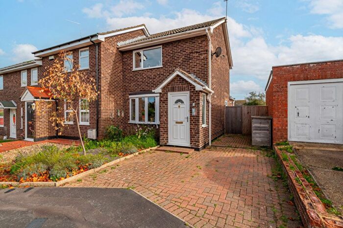 3 Bedroom End Of Terrace House For Sale In Peregrine Way, Kessingland, NR33