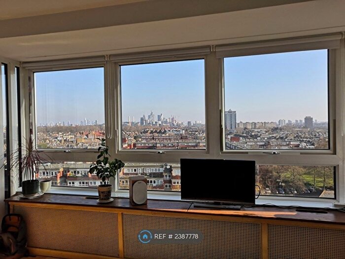 2 Bedroom Flat To Rent In Gaitskell Court, London, SW11