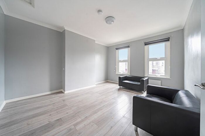 2 Bedroom Flat To Rent In Burrage Road, London, SE18