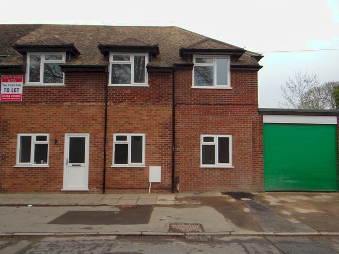 3 Bedroom Flat To Rent In Rickmansworth Lane, Chalfont St Peter, Gerrards Cross, SL9