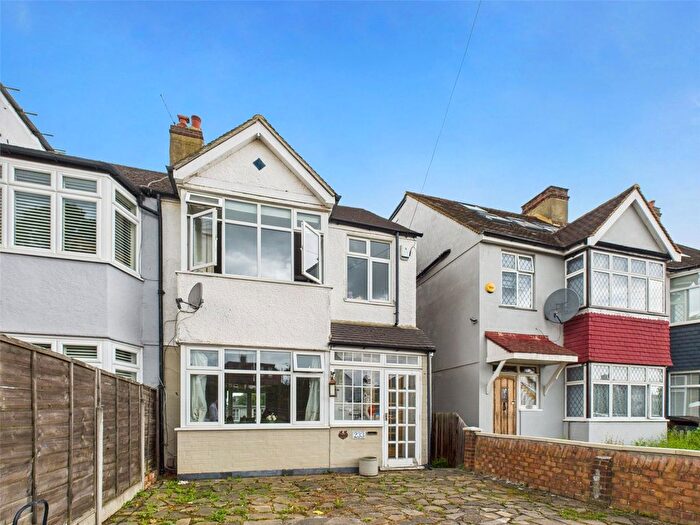 4 Bedroom End Of Terrace House To Rent In Hospital Bridge Road, Twickenham, TW2