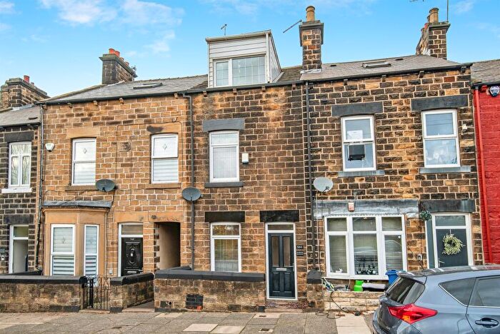 4 Bedroom Terraced House For Sale In Doncaster Road, Barnsley, S71