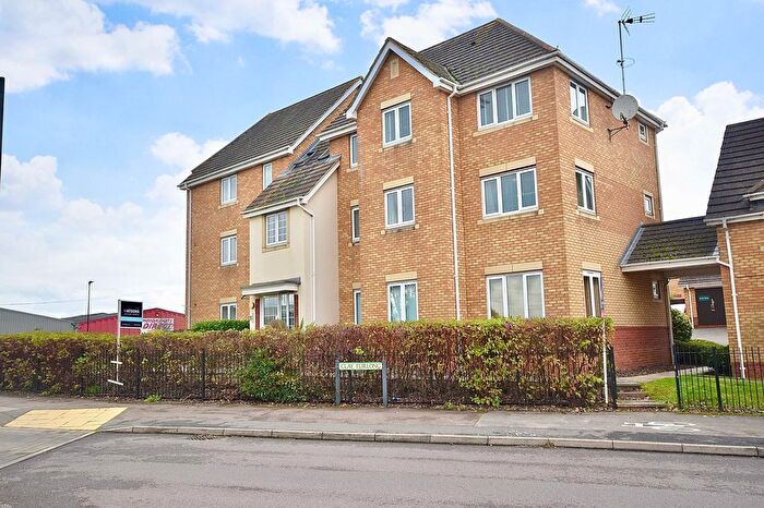 2 Bedroom Flat For Sale In Clay Furlong, Leighton Buzzard, LU7
