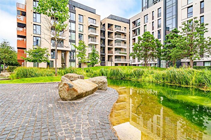 3 Bedroom Flat To Rent In Forrester Way, London, E15