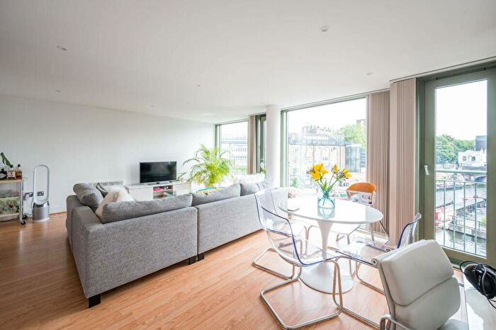 2 Bedroom Flat For Sale In Graham Street, Angel, London, N1