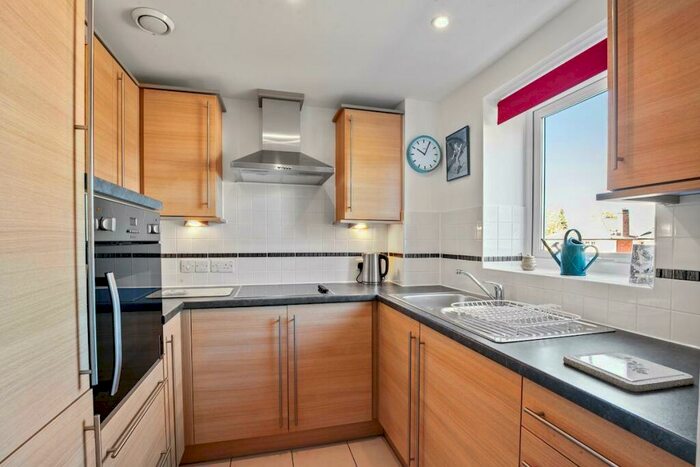 1 Bedroom Flat For Sale In Bailey Court, New Writtle Street, Chelmsford, CM2