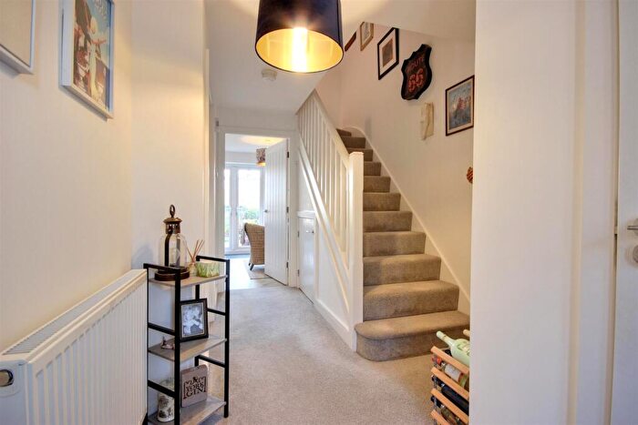 3 Bedroom Terraced House For Sale In Wordsworth Avenue, Kirk Ella, Hull, HU10