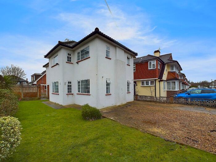 5 Bedroom Detached House To Rent In Sidewood Road, London, Greater London, SE9