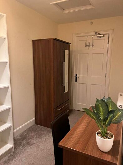 4 Bedroom Flat To Rent In Montague Street, Edinburgh, EH8