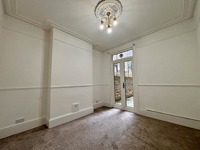 4 Bedroom House To Rent In Ivydale Road, London, SE15