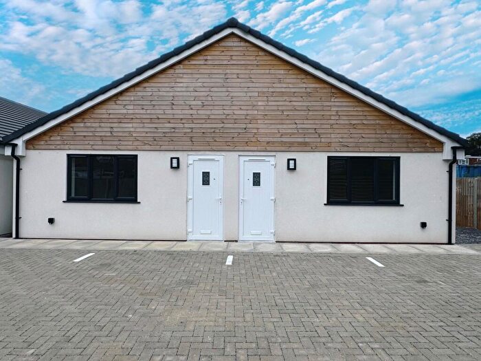 2 Bedroom Semi-Detached Bungalow To Rent In Obelisk Close, Holbury, SO45