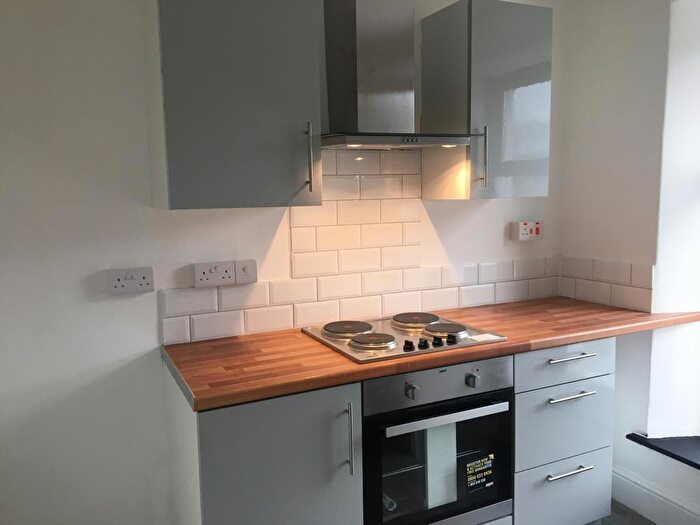 2 Bedroom Flat To Rent In High Street, Llandysul, SA44