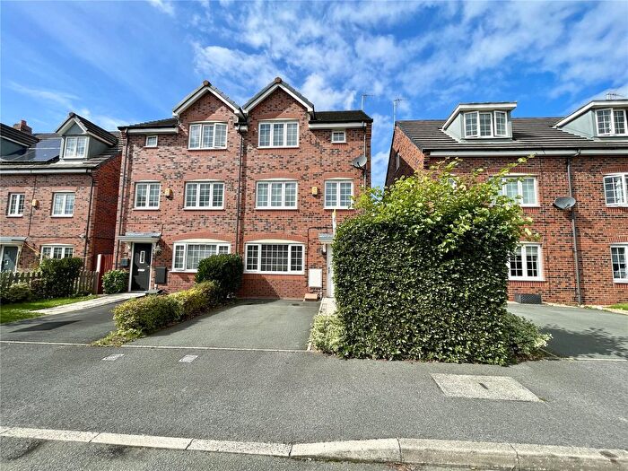 4 Bedroom Semi Detached House For Sale In Latimer Close, Widnes, Cheshire, WA8
