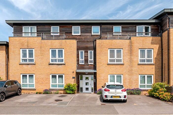 2 Bedroom Flat For Sale In Arbor House, Gaywood Drive, Newbury, RG14