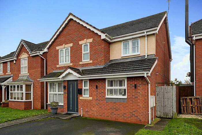 4 Bedroom Detached House For Sale In Poplar Avenue, Wyre Piddle, Pershore, Worcestershire, WR10