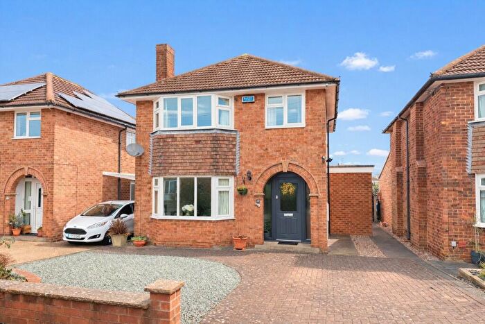 3 Bedroom Detached House For Sale In Auckland Close, Mickleover, DE3