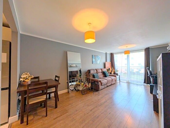 1 Bedroom Flat To Rent In Wooldridge Close, Feltham, TW14