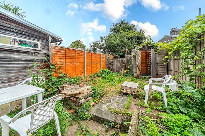 1 Bedroom Flat For Sale In Cranleigh Road, London, N15