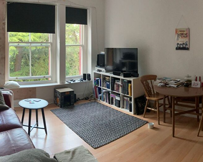 1 Bedroom Flat To Rent In St. James Crescent, Swansea, SA1