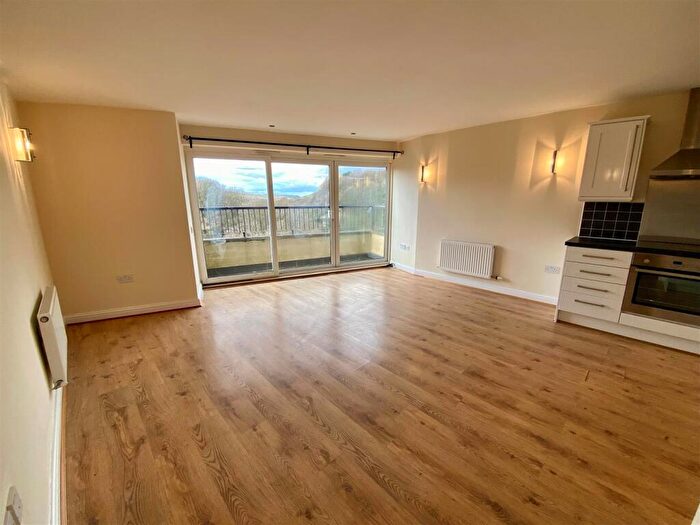 1 Bedroom Flat To Rent In Apartment Sylvan Court, Union Road, New Mills, SK22