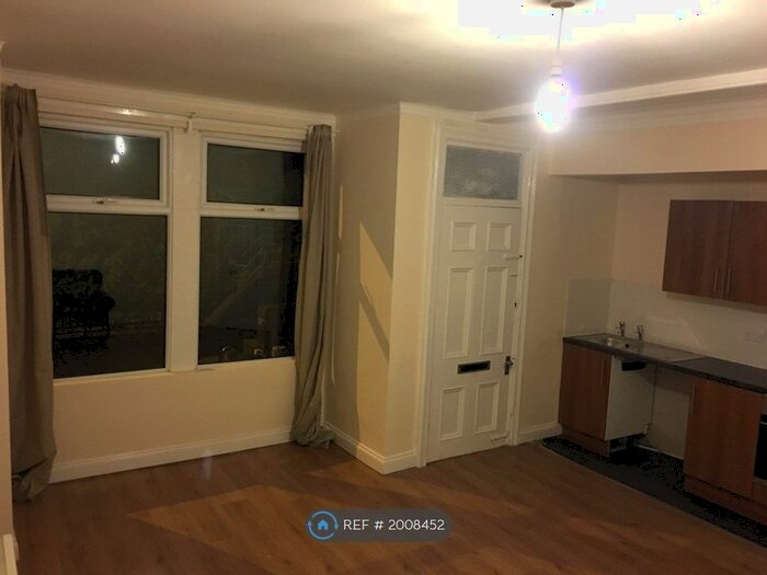 1 Bedroom Flat To Rent In Stanningley Road, Leeds, LS12