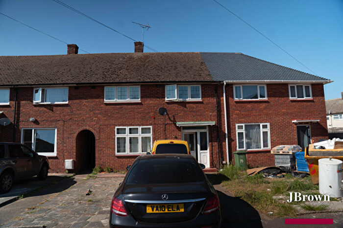 3 Bedroom Terraced House For Sale In Carnach Green, South Ockendon, Essex, RM15