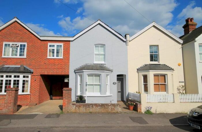 2 Bedroom Terraced House To Rent In Lymington, Hampshire SO41