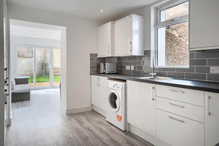 2 Bedroom Flat To Rent In Eastern Road, Brighton, BN2