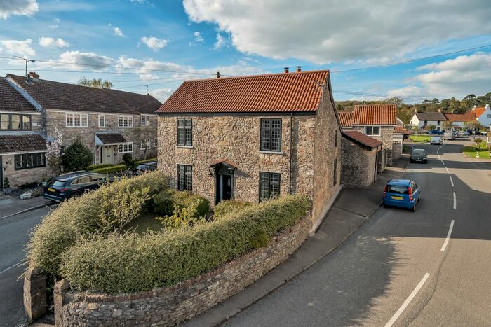 4 Bedroom Detached House For Sale In Tockington Green, Bristol, BS32