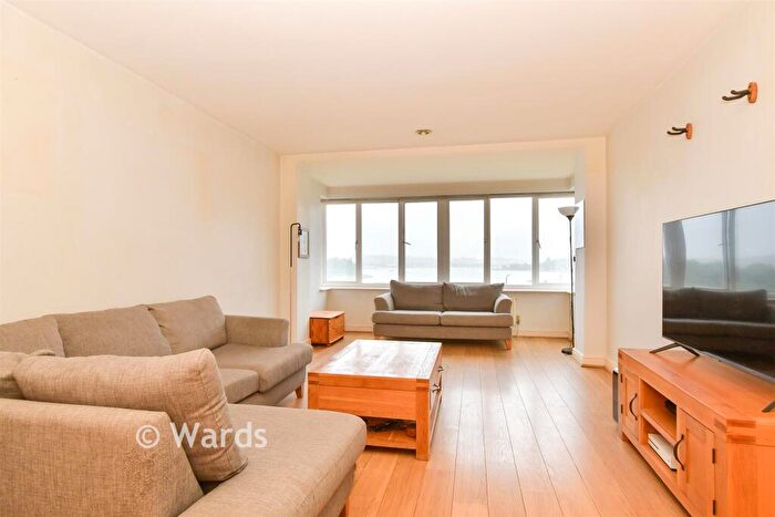 3 Bedroom Duplex For Sale In Shelley Rise, Rochester, Kent, ME1