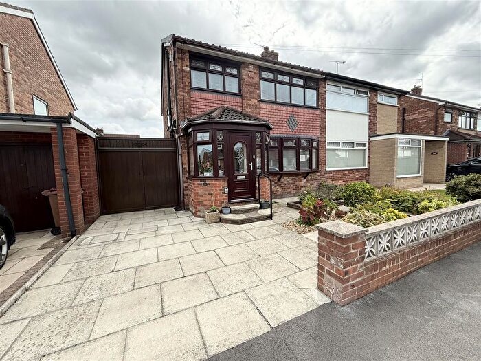 3 Bedroom Semi-Detached House For Sale In Wharfedale Drive, Rainhill, Prescot, L35