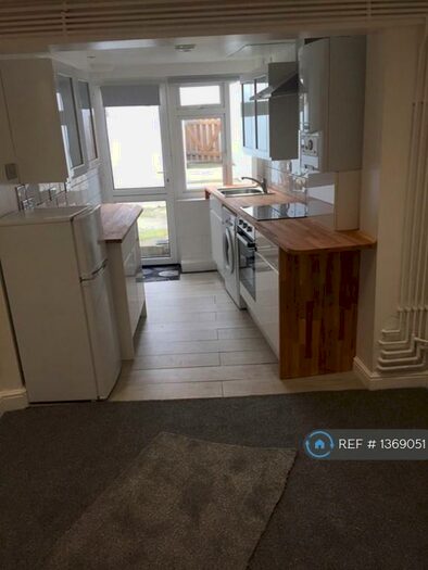 1 Bedroom Flat To Rent In East Hill, Dartford, DA1