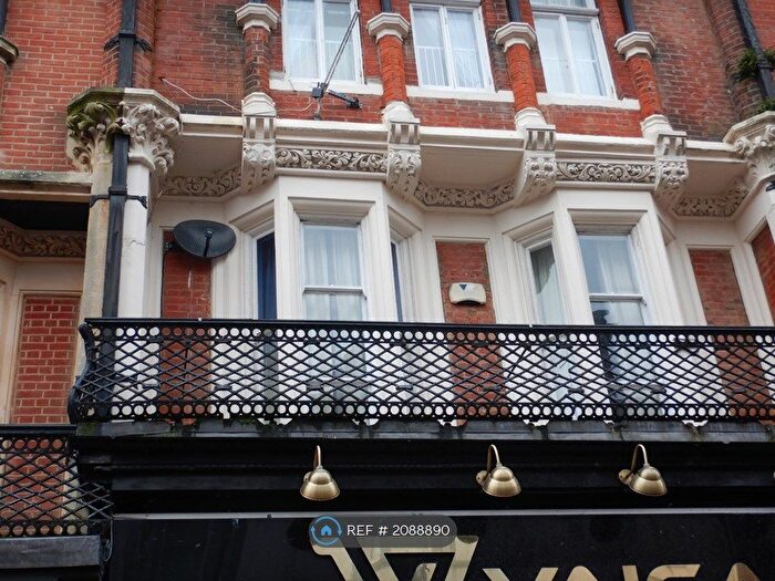 2 Bedroom Flat To Rent In Old Christchurch Road, Bournemouth, BH1