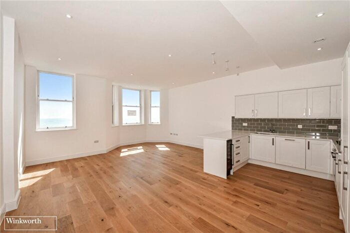 3 Bedroom Apartment To Rent In Queens Road, Worthing, West Sussex, BN11