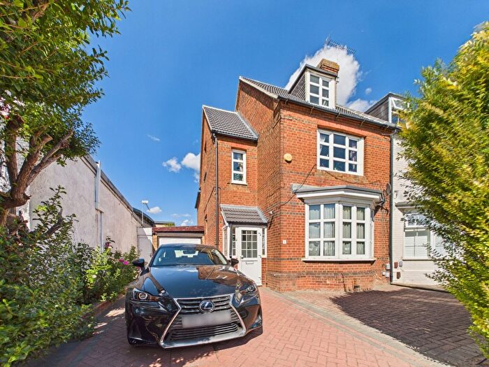 4 Bedroom Semi-detached House For Sale In Willoughby Road, Langley, Berkshire, SL3