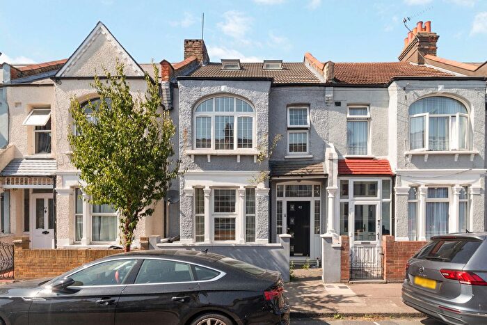 4 Bedroom Property To Rent In Valnay Street, London, SW17